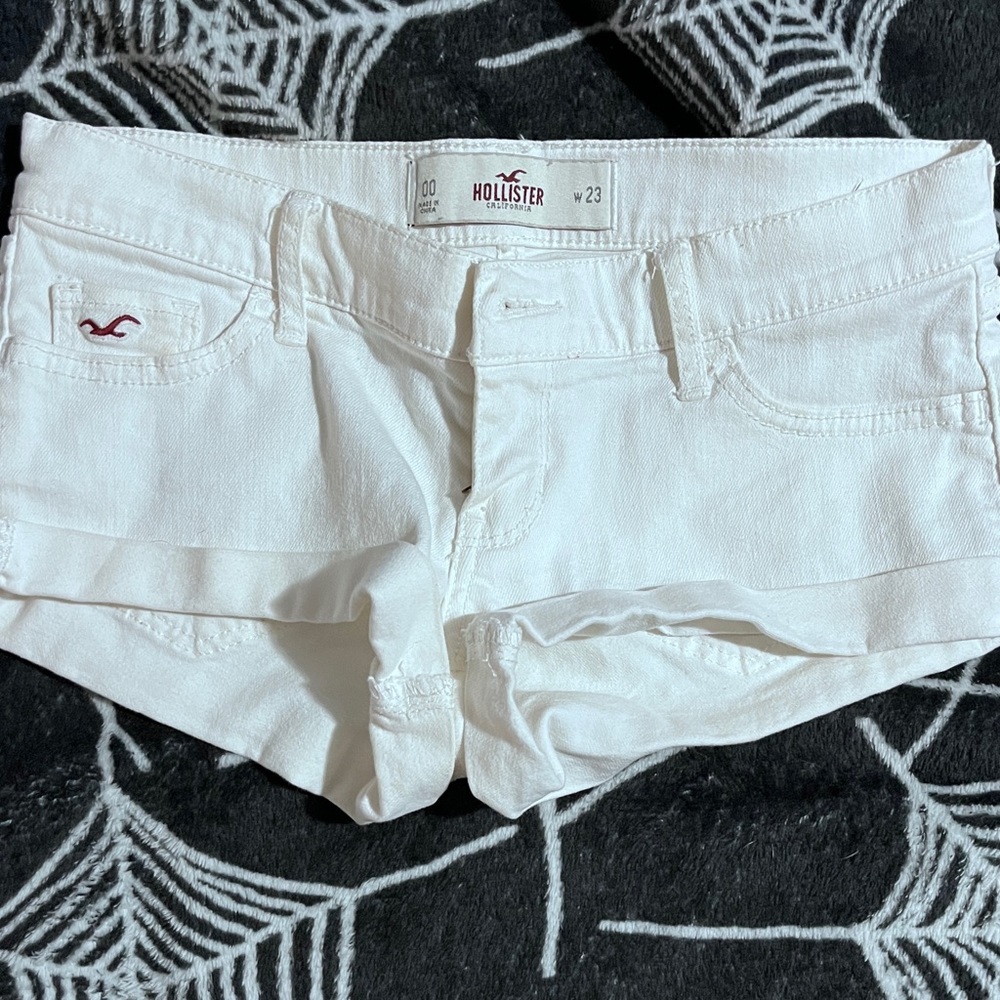 hollister low rise shorts 🖤